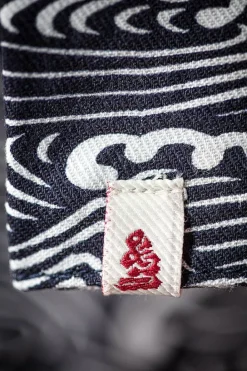 &SONS Scarves></noscript>Blue Waves Scarf