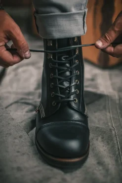 &SONS Leather Goods>The Drover Boot Black