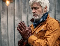 &SONS Leather Goods-Adventure Gloves Oxblood Brown