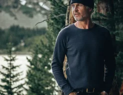 &SONS Tops-Base Waffle Crew Neck Navy