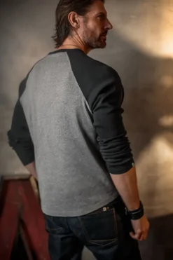 &SONS Tops-Infield Raglan Henley Shirt Grey/Charcoal