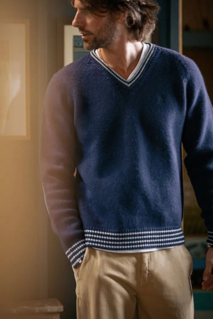 &SONS Jackets & Coats-Old School V-Neck Jumper Navy