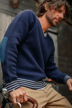 &SONS Jackets & Coats-Old School V-Neck Jumper Navy